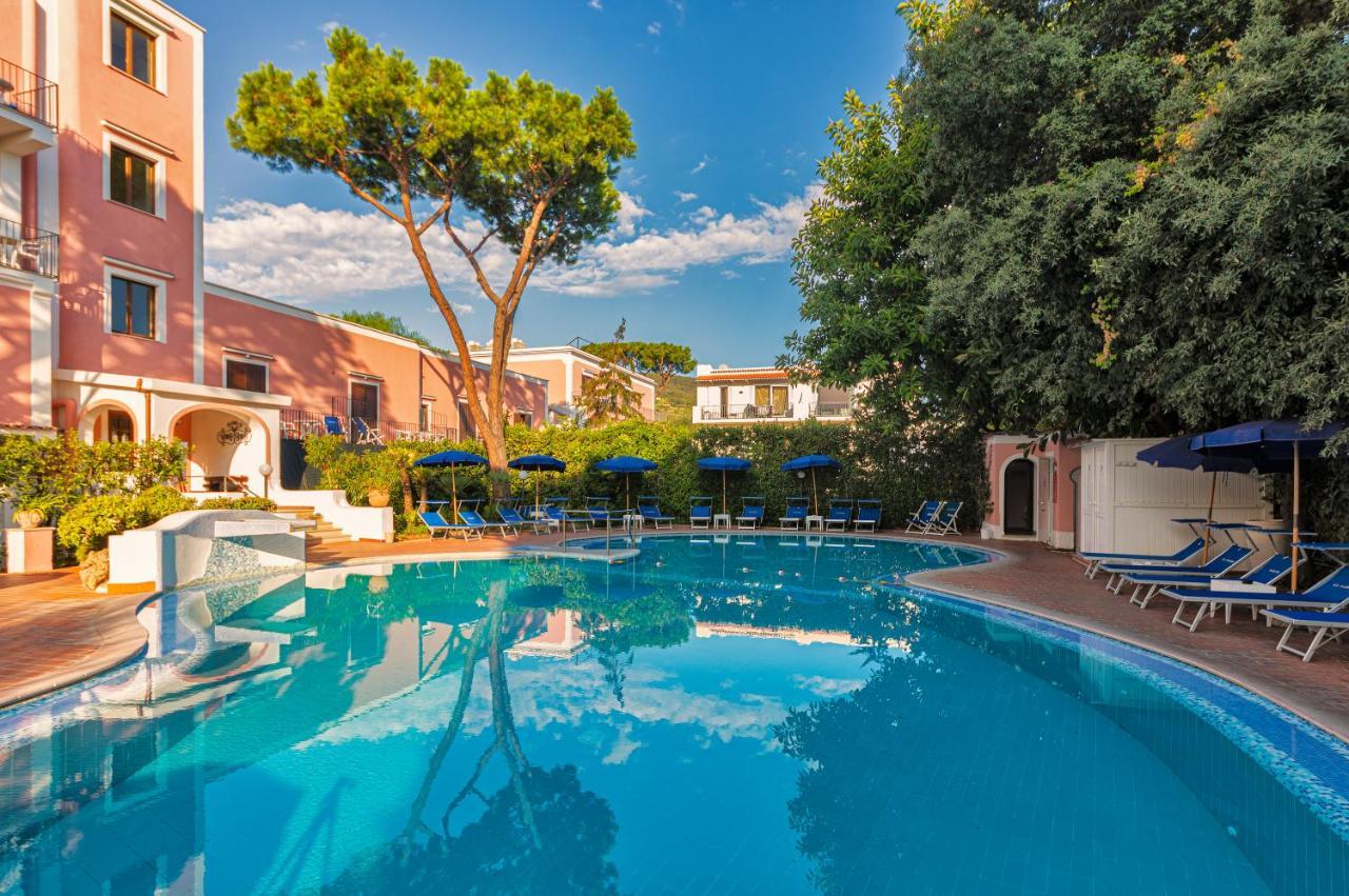 Hotel San Valentino Terme Иския Екстериор снимка