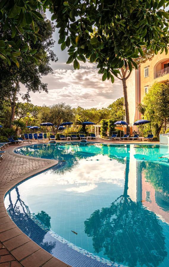 Hotel San Valentino Terme Иския Екстериор снимка