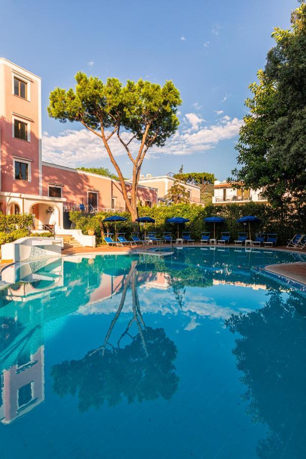 Hotel San Valentino Terme Иския Екстериор снимка
