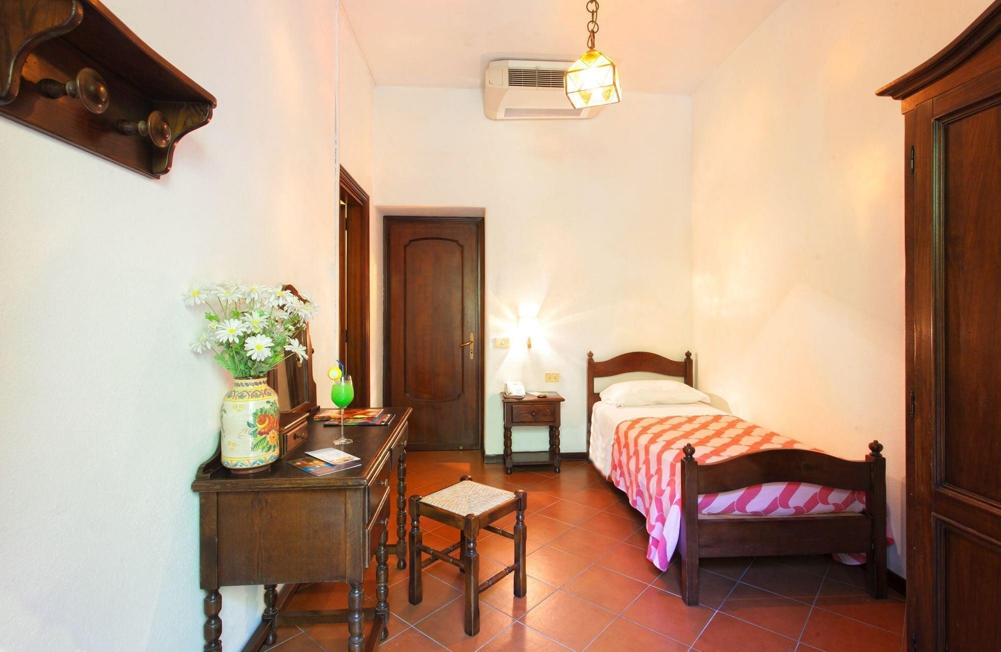 Hotel San Valentino Terme Иския Екстериор снимка