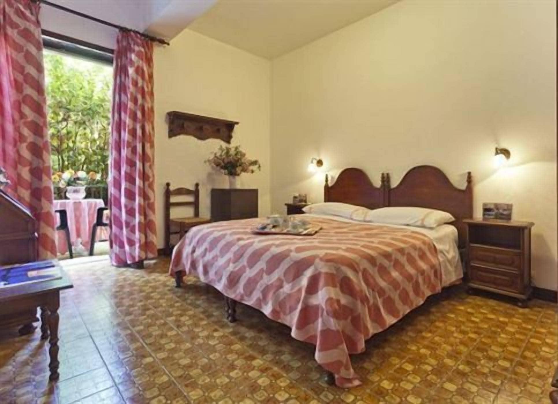 Hotel San Valentino Terme Иския Екстериор снимка