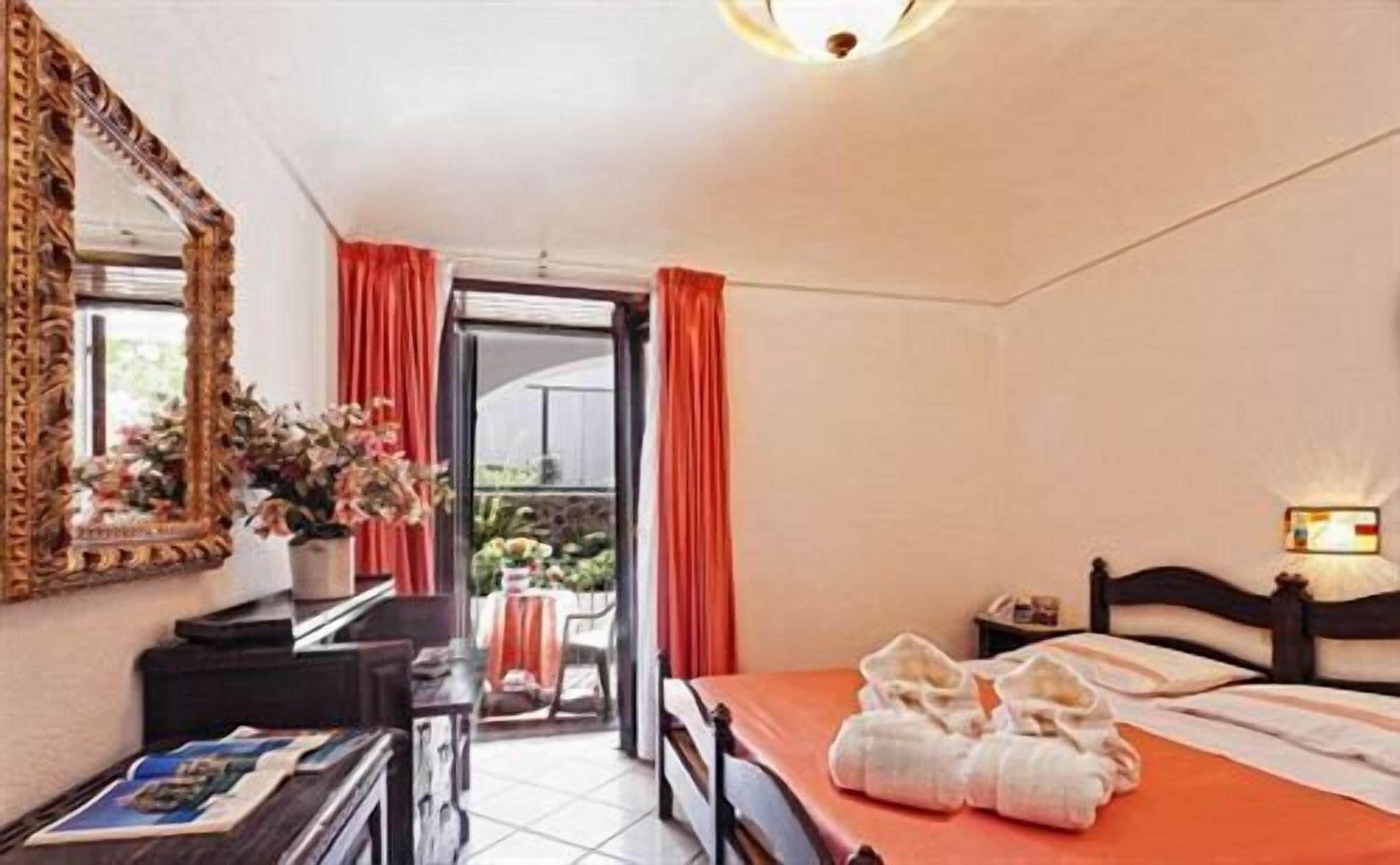 Hotel San Valentino Terme Иския Екстериор снимка