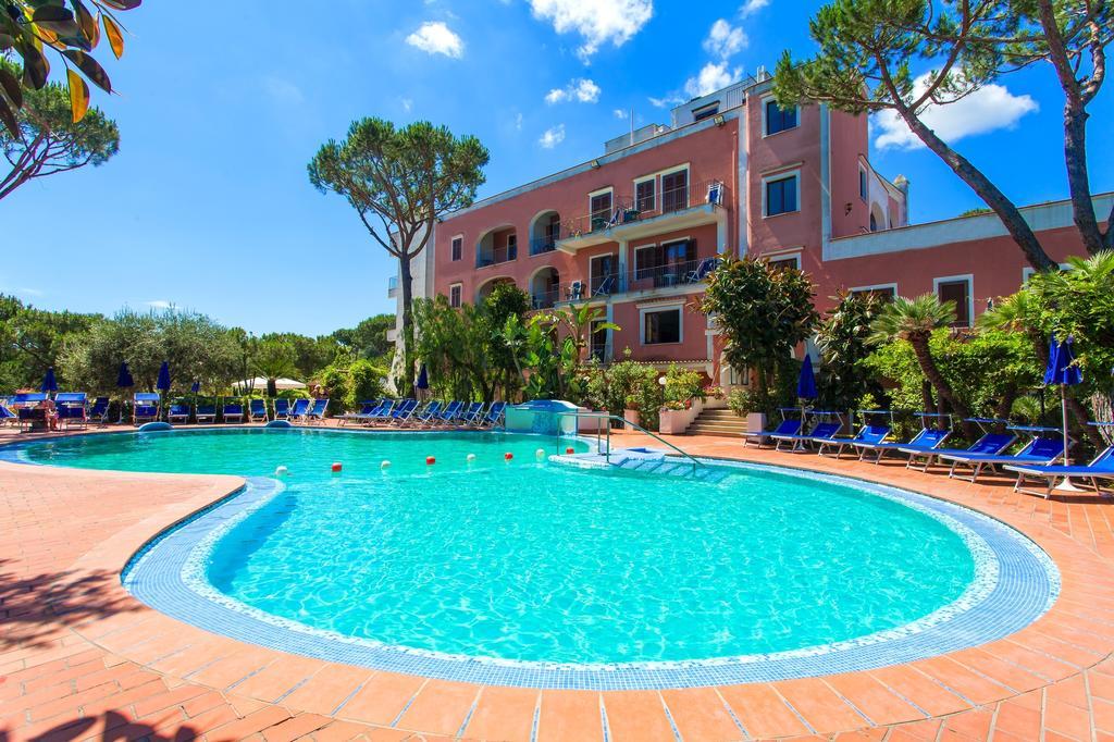 Hotel San Valentino Terme Иския Екстериор снимка